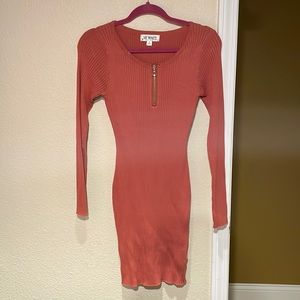 Say what?, medium body on dress in copper with gold zipper